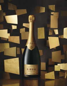 Krug    Това шампанско носи фамилното име на своя създател – немския емигрант Johann-Joseph Krug, който започва производството му през 1843 г. През 2005 г. Forbes включва Krug в класацията на най-скъпите марки шампанско в света при цена на една бутилка от $750. То се произвежда в крайно лимитирани количества – от реколта 1995 г. са произведени едва 12 624 бутилки. През 2009 г. на аукцион в Хонконг бутилка Krug от 1928 г. е продадена за рекордните $21 200! 