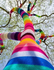Топ 30 идейни проекта на градско опаковане с прежда (guerrilla knitting) - 2