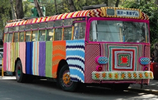 Топ 30 идейни проекта на градско опаковане с прежда (guerrilla knitting)