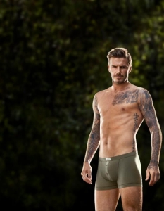 Дейвид Бекъм рекламира David Beckham Bodywear с видео, режисирано от Гай Ричи - 1