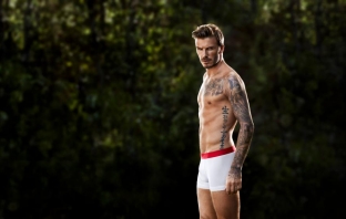 Дейвид Бекъм рекламира David Beckham Bodywear с видео, режисирано от Гай Ричи