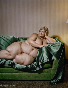 Италианският фотограф Yossi Loloi шокира с фотосесия на наднормени модели по проекта Full Beauty - 18