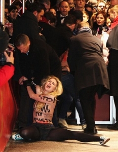 Активистки от FEMEN протестират на филмовия фестивал Берлинале 2013 - 3