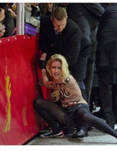 Активистки от FEMEN протестират на филмовия фестивал Берлинале 2013 - 5