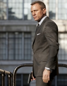 Даниел Крейг (Daniel Craig)
Роден на 2 март 1968 г. в Чешир, АнглияУчаства в: Casino Royale, Skyfall, The Girl with the Dragon Tattoo, Cowboys & Aliens