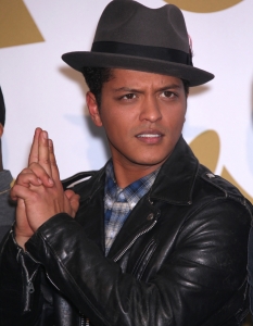 Bruno Mars  - 7