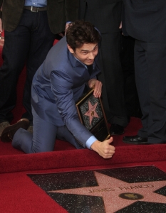 Джеймс Франко със собствена звезда на Алеята на славата в Холивуд - 8