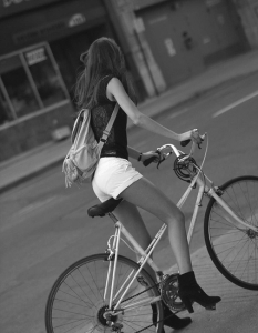 Диви и красиви: момичета с велосипеди - 19