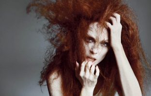 Джулиан Мур и нейната невероятна коса в T Magazine 2013 Spring Issue