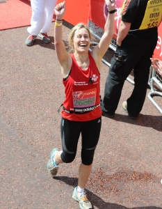 И звездите могат да тичат! Знаменитостите на Лондонския маратон 2013 - 13