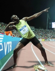 5. Юсеин Болт (Usain Bolt)Спорт: Лека атлетикаДържава: ЯмайкаГодини: 26Успехи: 6 златни медала от Олимпийски игри на спринтови дисциплини, 5 златни медала от световни първенства, световен рекордьор на 100 и на 200 метра. Извън спорта: Рекламно лице на Puma; лице на играта Bolt!, базирана на неговите спортни постижения; участва в реклама на Virgin Media и сключва сделка с HarperCollins за издаване на своя автобиография през 2010 г.