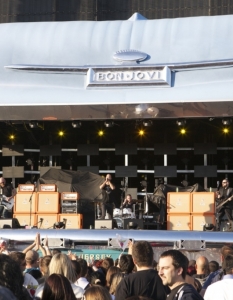 D2 на сцената на Bon Jovi в София - 3