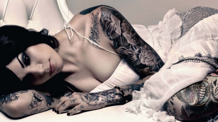 Диви и красиви: Сексапилът на дамите с татуирани тела