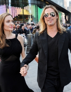 Анджелина Джоли и Брад Пит на премиерата на World War Z в Лондон - 12