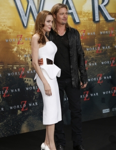 Анджелина Джоли и Брад Пит на премиерата на World War Z в Берлин - 4