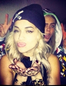 Топ 25 най-щури и провокативни Instagram снимки на Rita Ora - 6