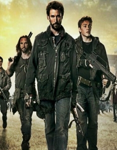 Falling SkiesТретият сезон на продуцирания от Стивън Спилбърг (Steven Spielberg) сериал Falling Skies (Падащи небеса) също е сред очакваните заглавия това лято. Поредицата се излъчва по TNT, а новият сезон стартира на 9 юни 2013 г. 