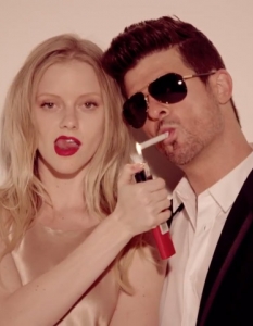 Robin Thicke - Blurred Lines ft. T.I. & Pharrell (Behind-the-scene; uncencensored) - 1