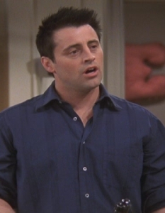 Joey Tribbiani - Friends Джоуи може да не много умен и да не дели храната си, но пък е абсолютно неустоим за дамите. Ако се чудите как го постига - ами, въпрос на чар. И на точните думи - "Здрасти. Как си?". Ролята на Джоуи във Friends (Приятели) си остава най-известното превъплъщение в кариерата на Мат Лебланк (Matt LeBlanc).