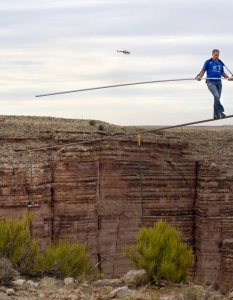 Ник Валенда прекосява Гранд каньон по въздух - 9