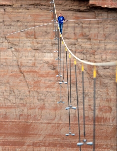 Ник Валенда прекосява Гранд каньон по въздух - 7