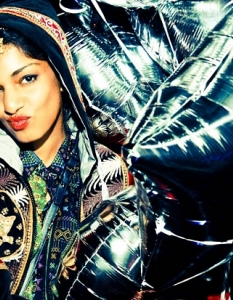 M.I.A. - Bring The Noizeот албум: Matangi
