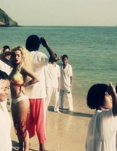 Rita Ora & Snoop Dogg - Torn Apart (Behind-the-scene) - 1