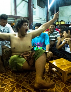 Фестивал на татуировките в манастира Банг Пхра в Након Патом, Тайланд, 2013 г.  - 4