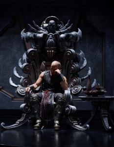 Riddick се завръща!
 Феновете на Вин Дизел (Vin Diesel) имат доста поводи за радост през 2013 г. Fast & Furious 6 се оказа страхотен, а се очертава и първото му участие във филм на Marvel. Голямата тръпка за всички обаче е предстоящия нов филм за Ридик.
 В допълнение към фантастичен Rated-R трейлър на филма чакащите получиха възможност и да видят своя любимец на Q&A сесия, където той коментира развитието на героя, франчайза и други любопитни подробности.