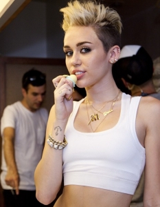 Майли отблизо: Топ 20 Instagram снимки на Miley Cyrus - 19