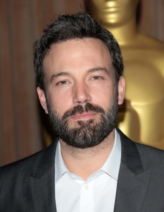 Бен Афлек (Ben Affleck)
Колкото и шокиращо да е за мнозина, именно това е изборът на Зак Снайдър (Zack Snyder) за предстоящото продължение на Man of Steel (Човек от стомана). 
Отчасти защото Крисчън Бейл (Christian Bale) вдигна високо летвата с трилогията The Dark Knight (Черният рицар), а също и заради превъплъщението на Афлек в Daredevil (Дявол на доброто) той не е сред фаворитите на повечето фенове на Батман.
От Daredevil обаче изминаха 10 години, през които актьорът израсна професионално и успя да се утвърди и като режисьор, а сега получава заслужен шанс да намери своето място и в света на супергероите.