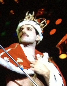 8. Put Out The Fire - от албума Hot Space (1982)Композиция на Брайън Мей, в която той и Фреди Меркюри си поделят водещите вокали. Put Out The Fire е една от най-разпознаваемите песни на Queen, макар никога да не е била издавана на сингъл.
