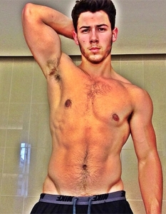 Nick Jonas, 20 юли 2013