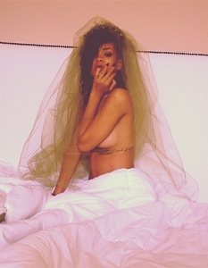 Rihanna, 1 ноември 2012