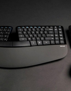 Microsoft Sculpt Ergonomic Desktop - 5