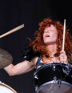 Julie Edwards от Deap Vally 