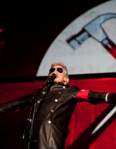 Roger Waters - The Wall Live в София  - 13