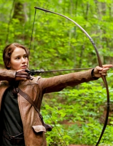 Дженифър Лоурънс (Jennifer Lawrence)
Ролята й на Катнис Евърдийн в The Hunger Games (Игрите на глада) със сигурност прави Дженифър една от подходящите актриси в нов филм за Лара Крофт.
Именно играта й в споменатия дистопичен франчайз обаче е и най-голямата пречка за нея да стане младата Лара, тъй като зрителите вече ще я свързват с една подобна героиня. И все пак не е невъзможно.