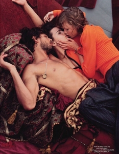 Карли Клос и Емили Ратайковски в еротична фотосесия за CR Fashion Book 3rd Issue (18+) - 8