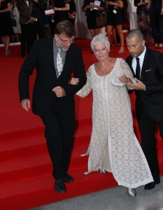 Дейм Judi Dench на премиерата на Philomenia, 31 август 2013 