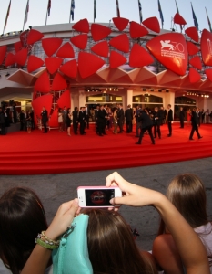 Червеният килим пред Palazzo del Cinema
