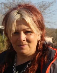 Милена Славова е една от легендите на българска  пънк и рок сцена. Родена е на 24 февруари 1966 г. в София. Зад гърба си има 6 студийни албума, а сред най-големите й хитове са "Месо", "Ала-бала", "Ха-ха", "Не’ам нерви" и др. В края на 1993 г. заминава за Англия, където прекарва 6 години. От 2012 г. Милена се изявява и като телевизионна водеща в собствено  предаване. Майка е на едно дете - Куин, която се  появява на бял свят през 2008 г.