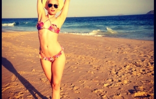 Jessie J на плажа в Рио
