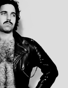 Рон Джереми (Ron Jeremy) в Date Rape на SublimeКласацията нямаше да е пълна без мустакатия Рон. В клипа той играе две роли - на съдията, който осъжда изнасилвача, а след това - на съкилийника на престъпника.
