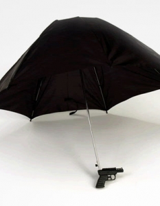 Чадър-щит за битка с водни пистолети