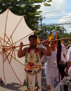 Phuket Vegetarian Festival 2013 (не се препоръчва за чувствителни хора) - 11