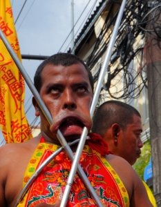 Phuket Vegetarian Festival 2013 (не се препоръчва за чувствителни хора) - 2