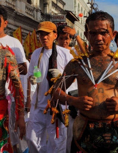 Phuket Vegetarian Festival 2013 (не се препоръчва за чувствителни хора) - 3