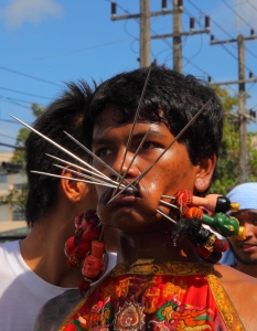 Phuket Vegetarian Festival 2013 (не се препоръчва за чувствителни хора) - 7