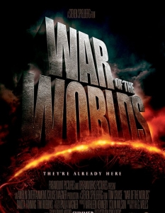 War of the Worlds (Война на световете)
Технически погледнато, римейкът, който Стивън Спилбърг (Steven Spielberg) направи на War of the Worlds през 2005 г., не се фокусира единствено върху Ню Йорк.
Гигантските извънземни триподи във филма нападат целия свят, но основното действие се развива в Ню Джърси. Също така, както се казва във филма, и на самия Ню Йорк не му се е разминало.